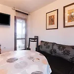 דירה Beachfront Calm Sea פרקו