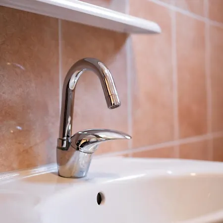 Beachfront Calm Sea Appartamento Preko