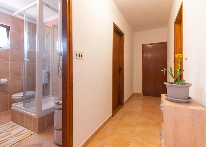 Beachfront Calm Sea Appartement Preko