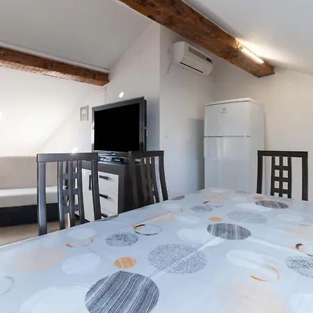 Beachfront Calm Sea Apartman *