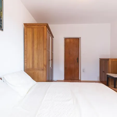 Beachfront Calm Sea Apartment Preko