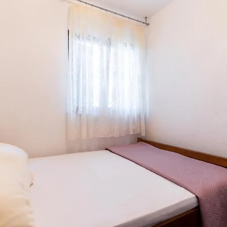 Beachfront Calm Sea Apartman *