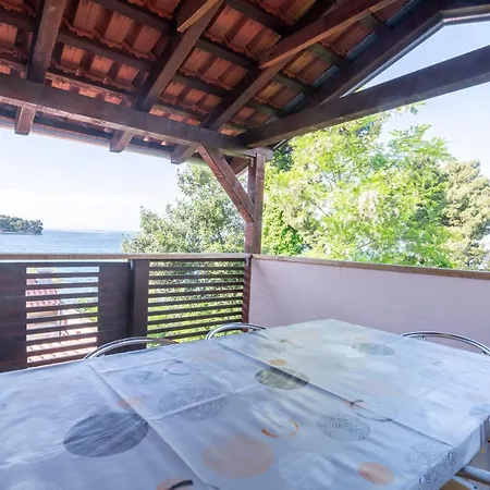 Beachfront Calm Sea Apartman *