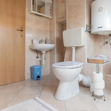 Beachfront Calm Sea Apartman Preko