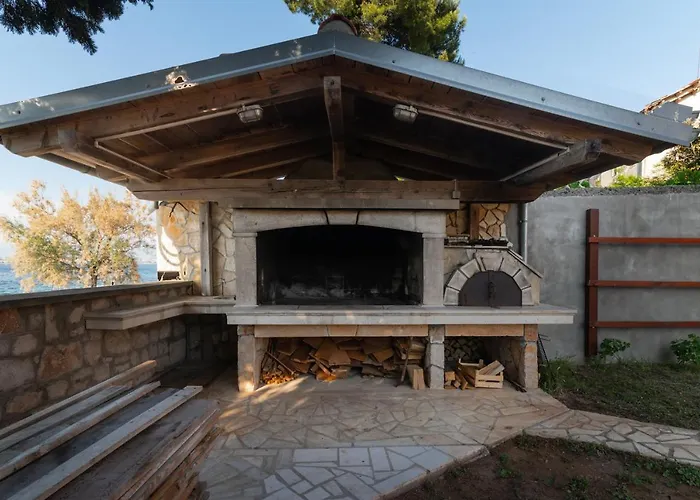 Beachfront Calm Sea Preko