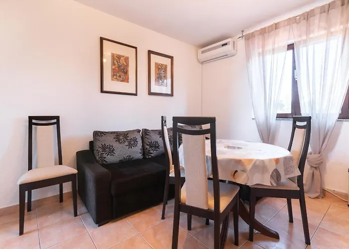 شقة Beachfront Calm Sea