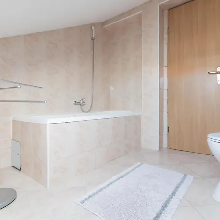 Beachfront Calm Sea * Preko