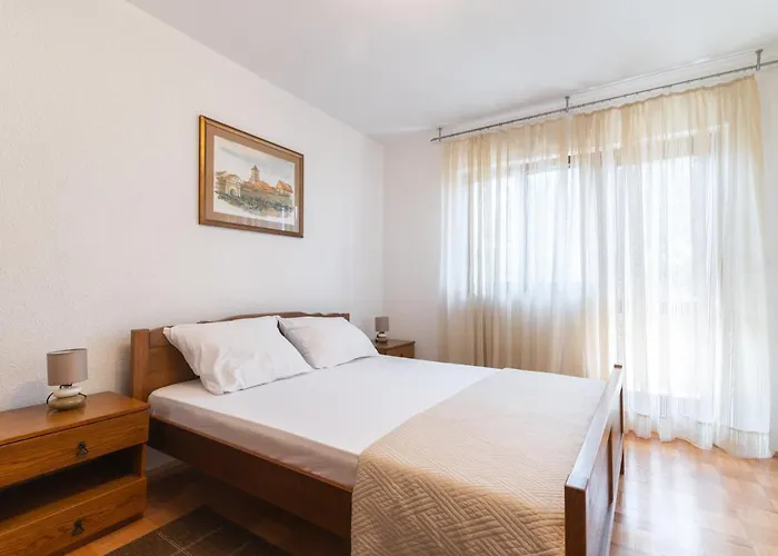 Beachfront Calm Sea * Preko