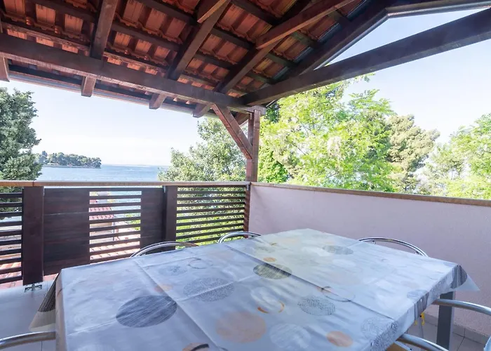 Beachfront Calm Sea Apartmán *